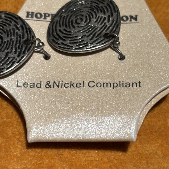 Hope Collection Necklace and Earrings Set. - Picture 6 of 7